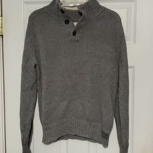 American Eagle 3 button quarter sweater